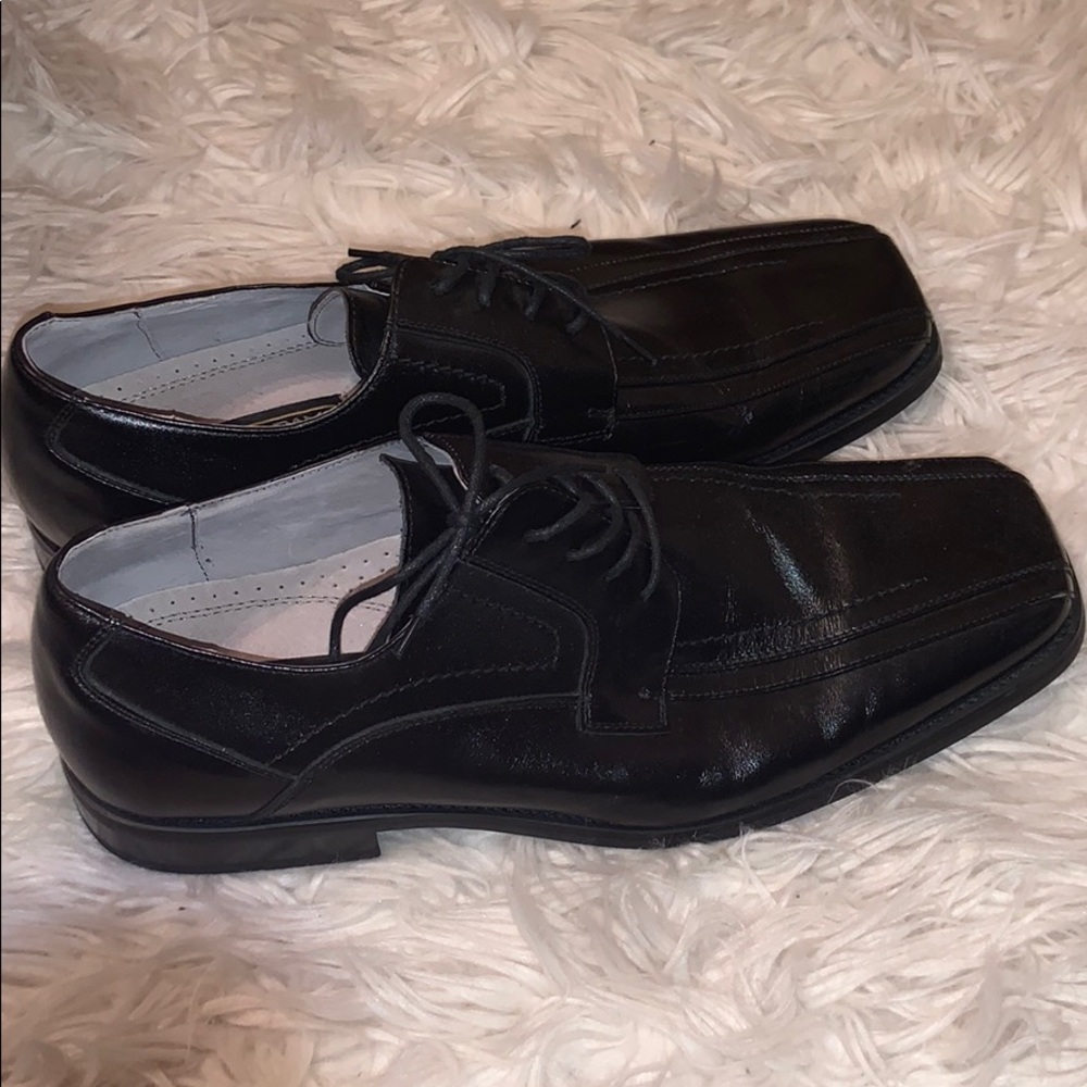 Men’s dress shoes